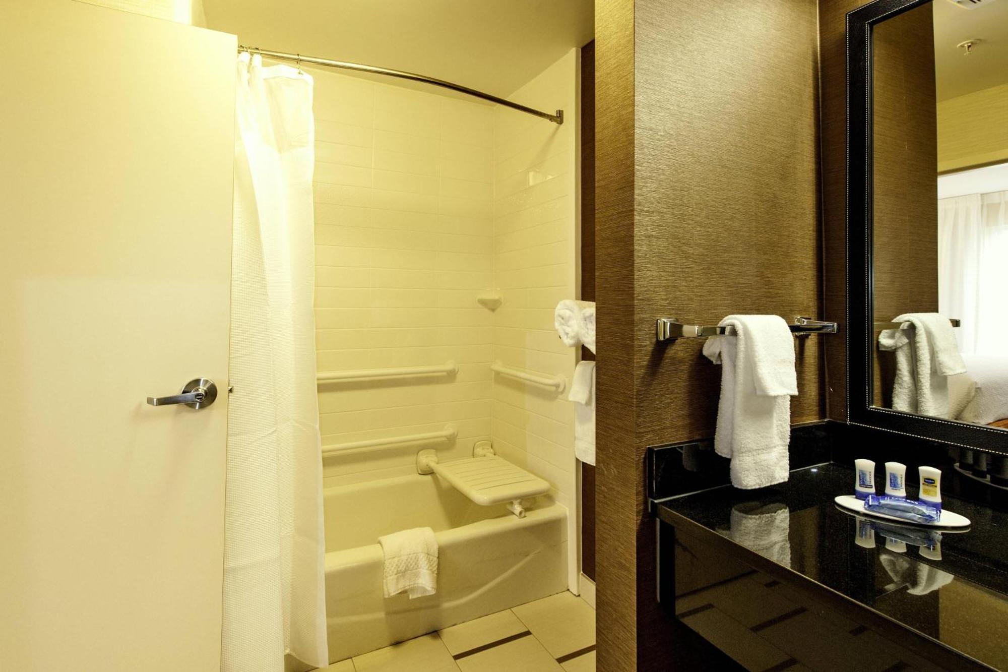 Fairfield Inn & Suites By Marriott Meridian Ngoại thất bức ảnh